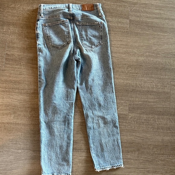 Madewell Classic Straight Jean in 25 - Picture 2 of 3